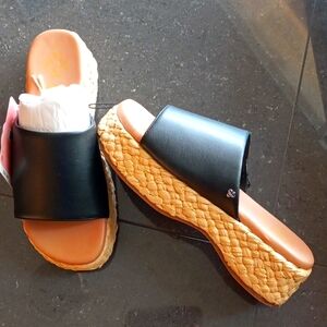 NWT Sam and Libby sandals